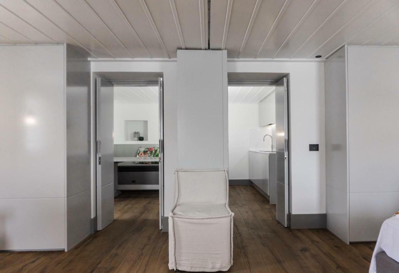 Apartment One Manto Square