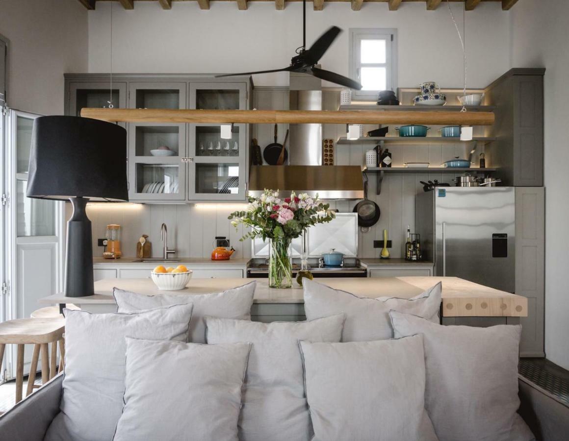 One Manto Square Apartment *