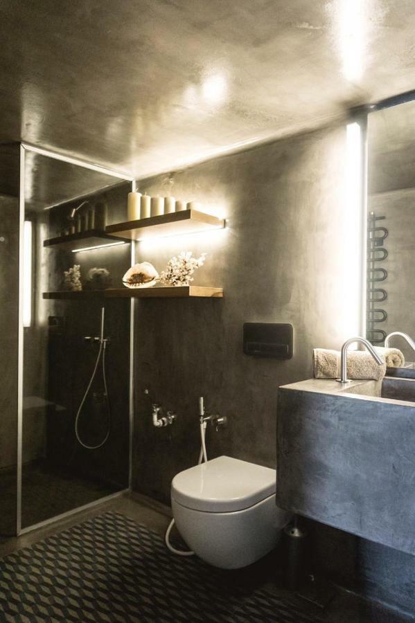 One Manto Square Apartment